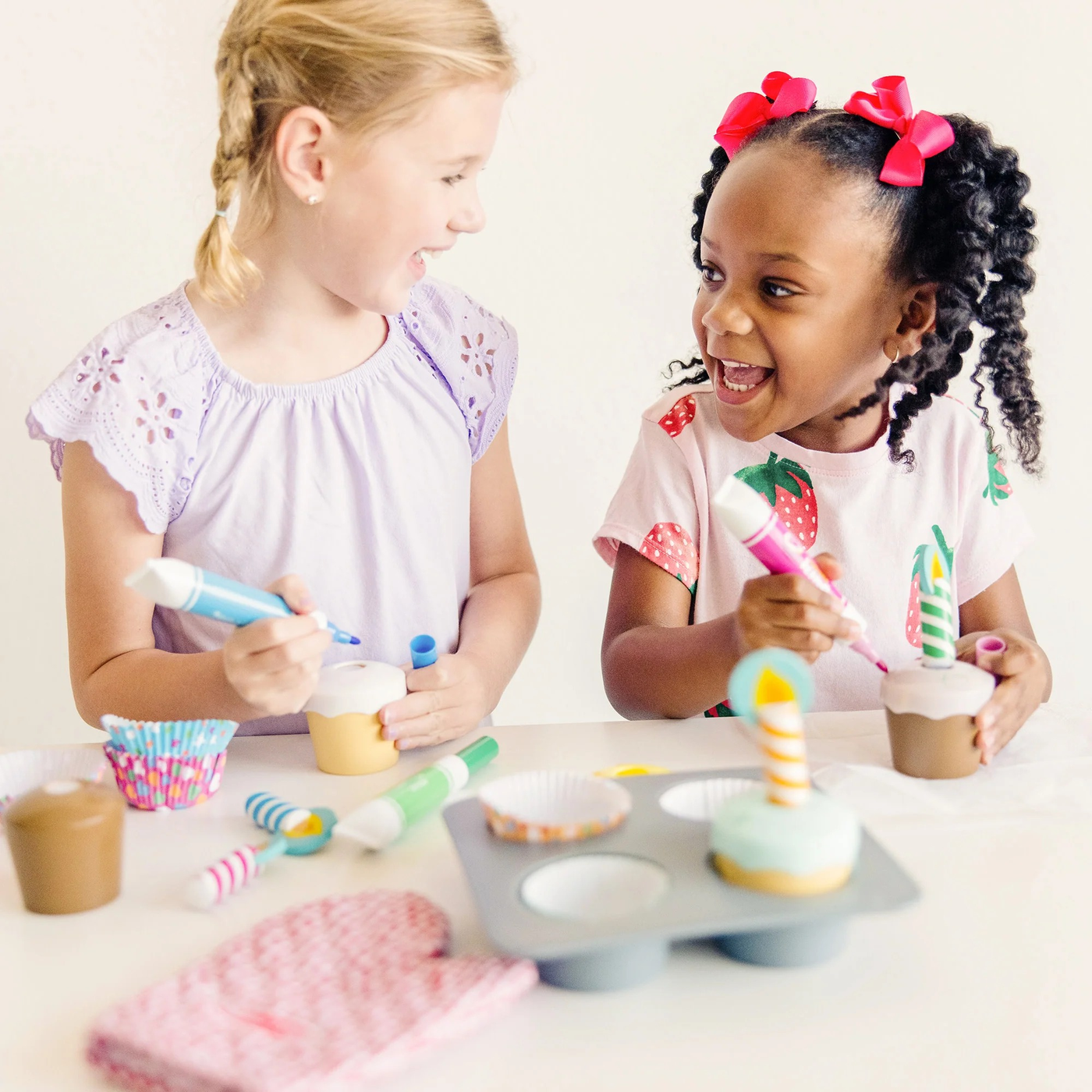 Melissa & Doug Bake & Decorate Cupcake Set Play Food Melissa & Doug Bake & Decorate Cupcake Set Play Food