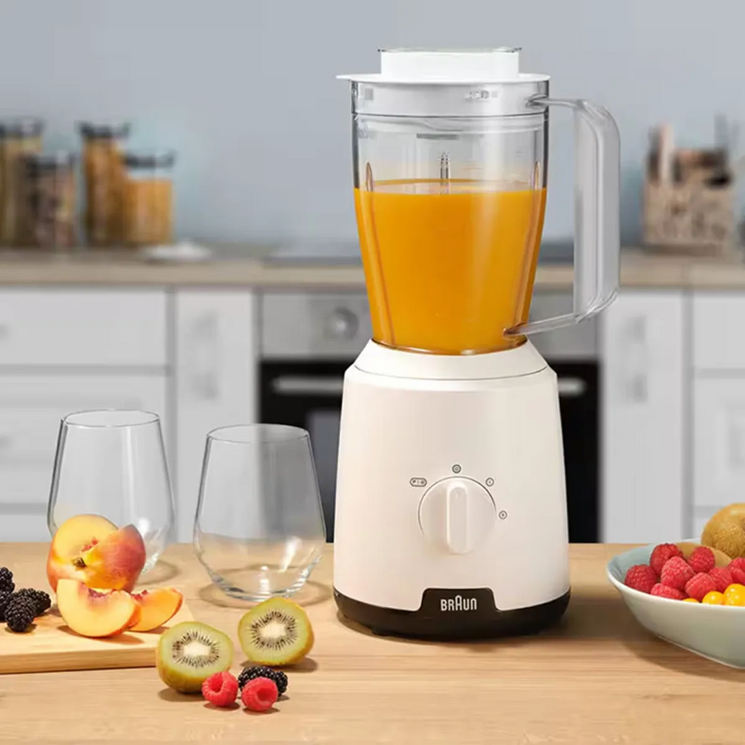 Braun 600W white countertop blender with 1.5L capacity