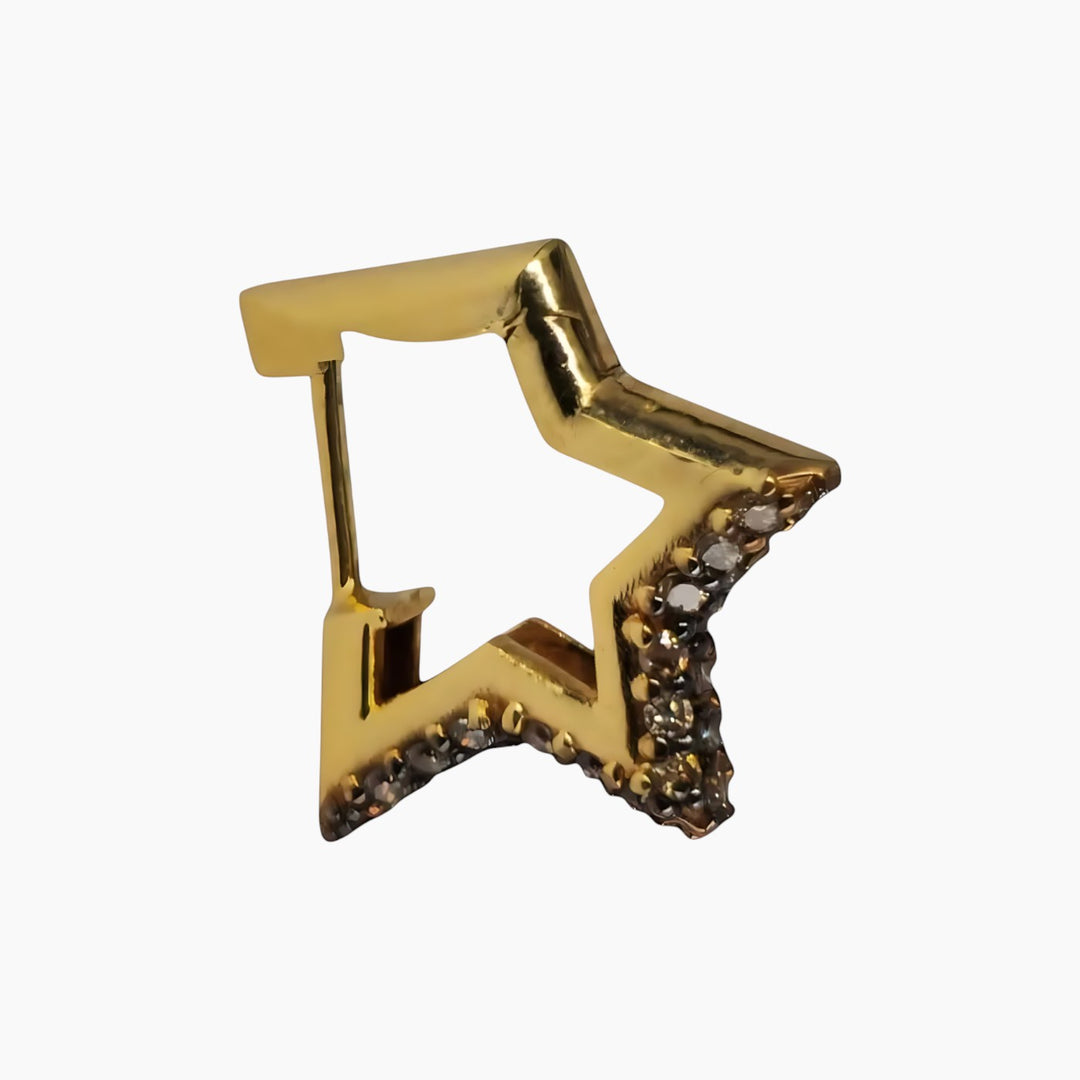 Star-shaped yellow gold earrings with brown diamonds