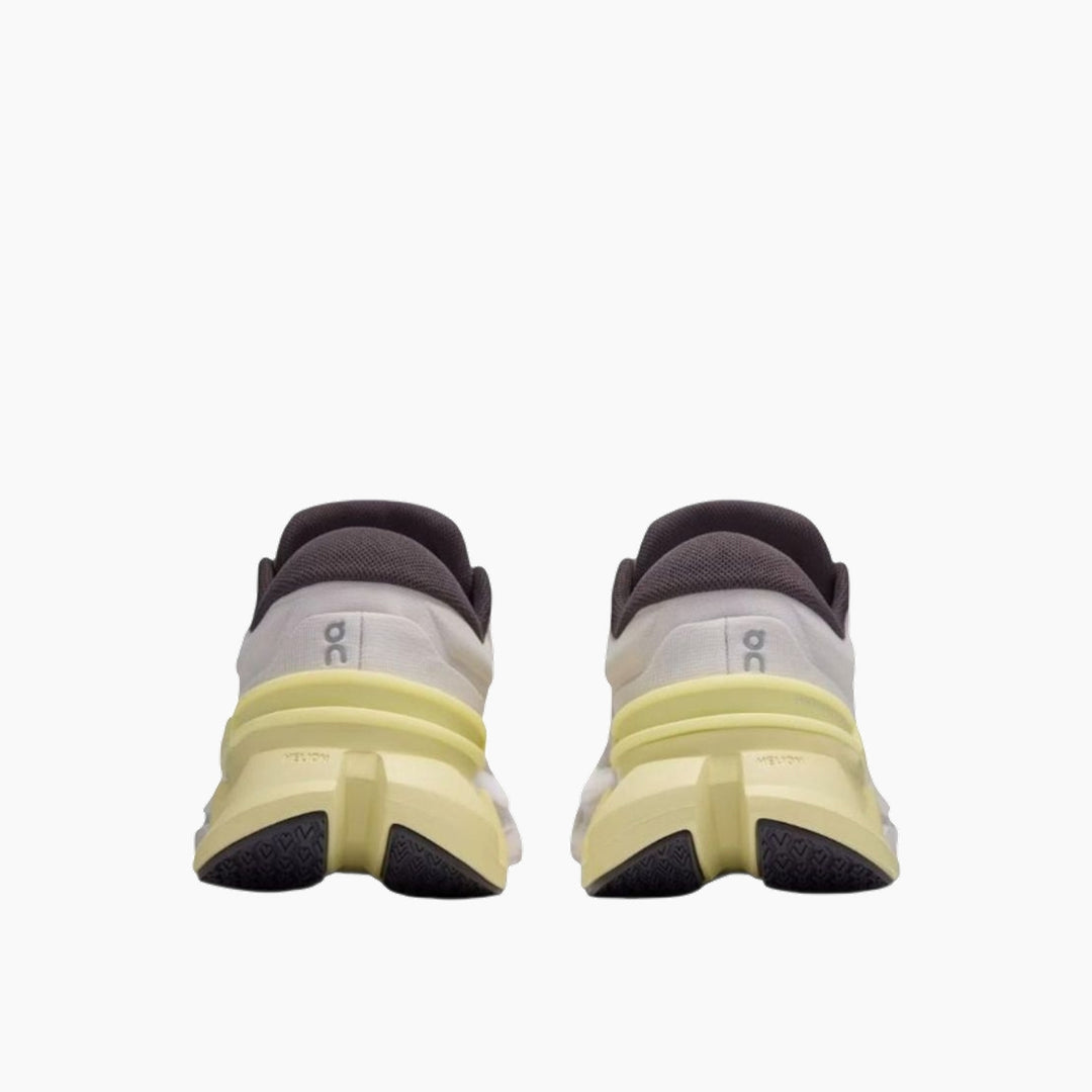 On Cloudflyer 5 Shoes - Pearl/Hay