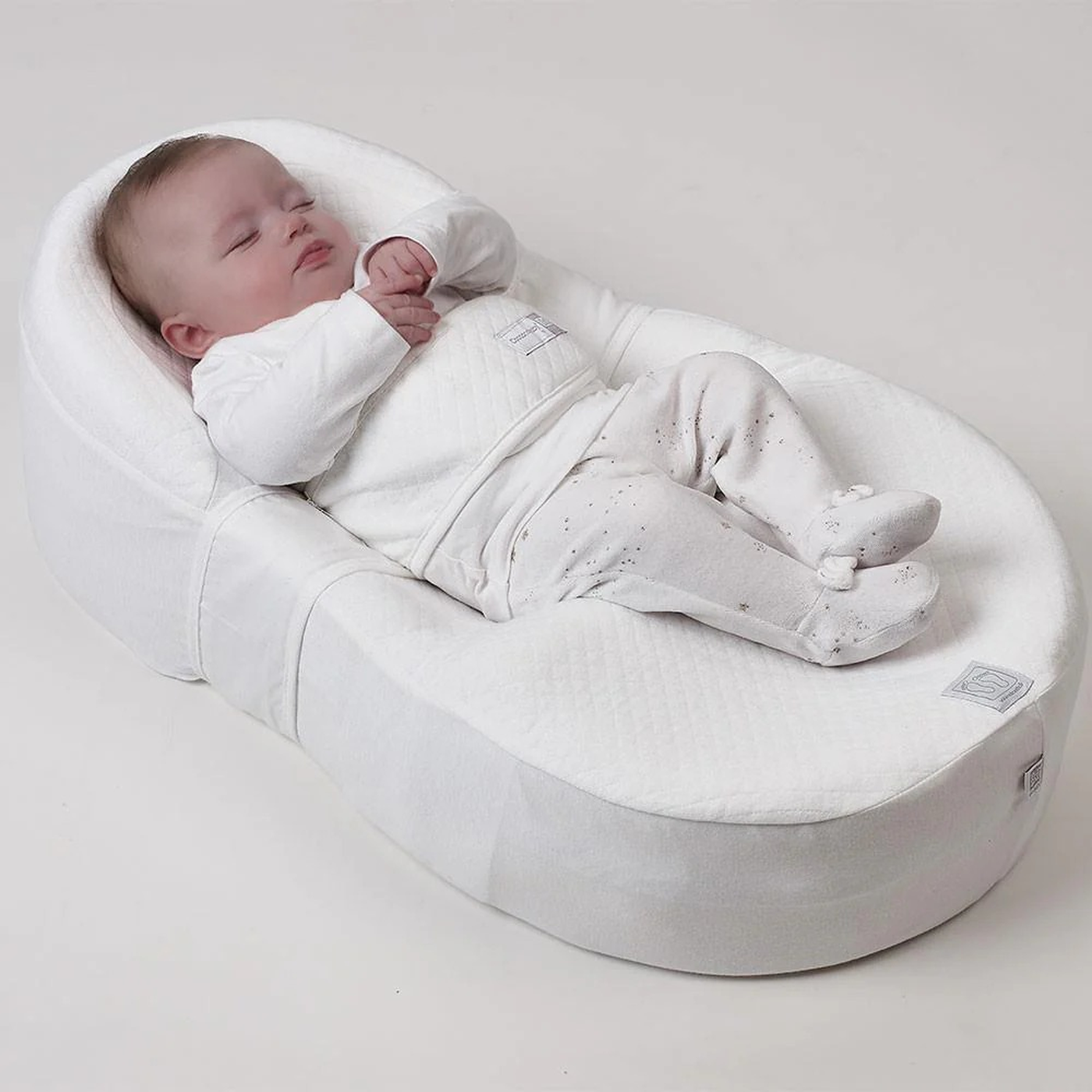 Red Castle Cacoonababy With Fitted Sheet White Red Castle Cacoonababy With Fitted Sheet White