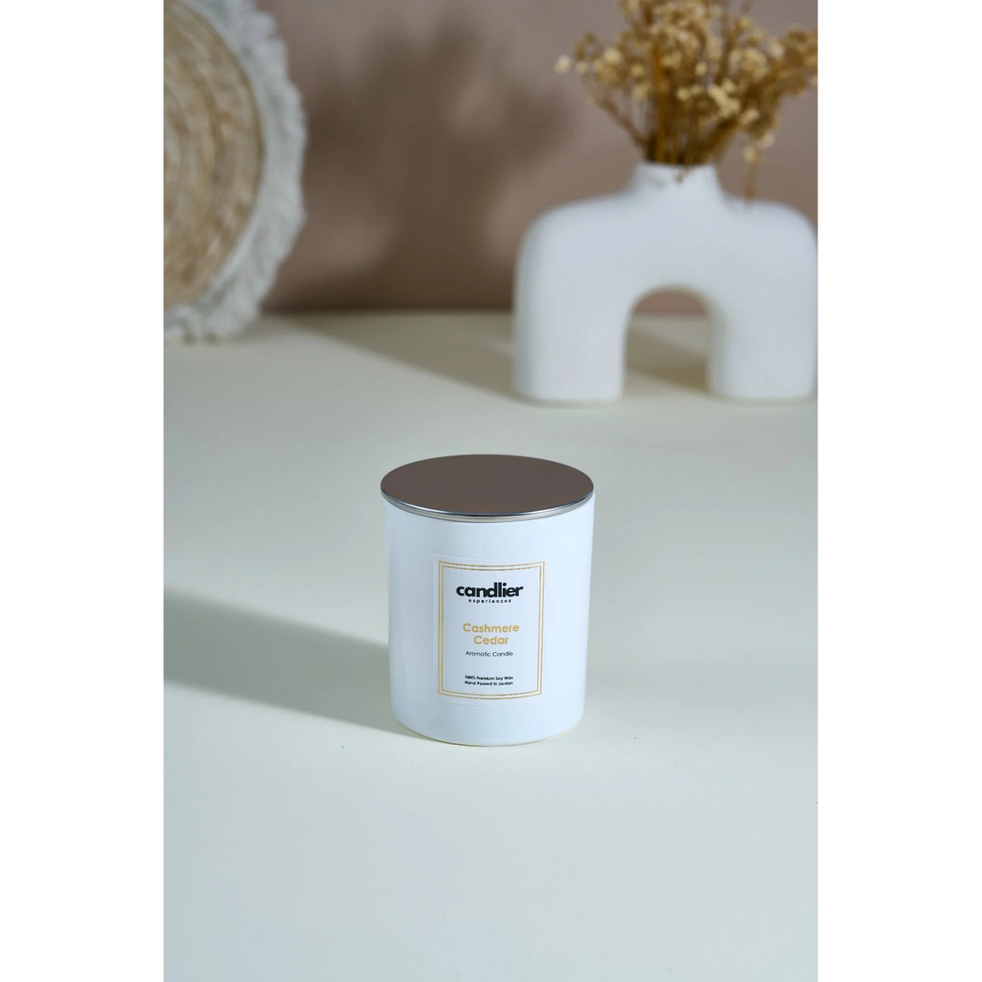 شمعة كاندلير من خشب الأرز والكشمير