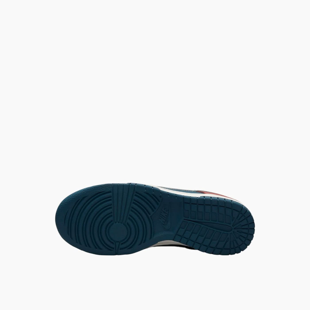 Nike Dunk Low Sneakers