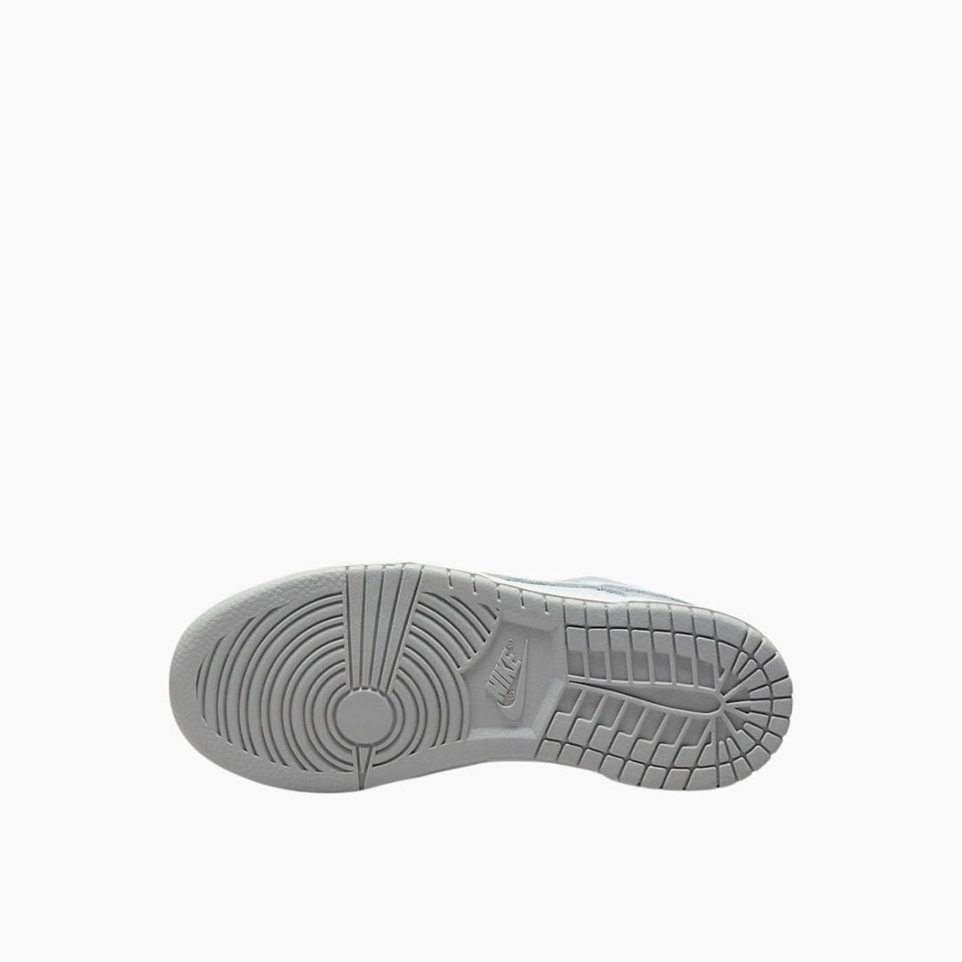 Nike Dunk Low Sneakers