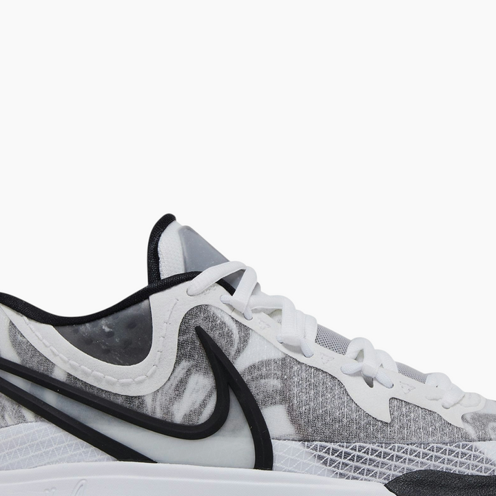 Nike Kyrie 8 &