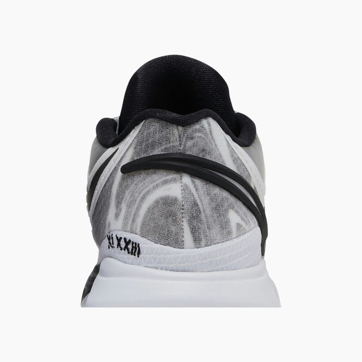 Nike Kyrie 8 &