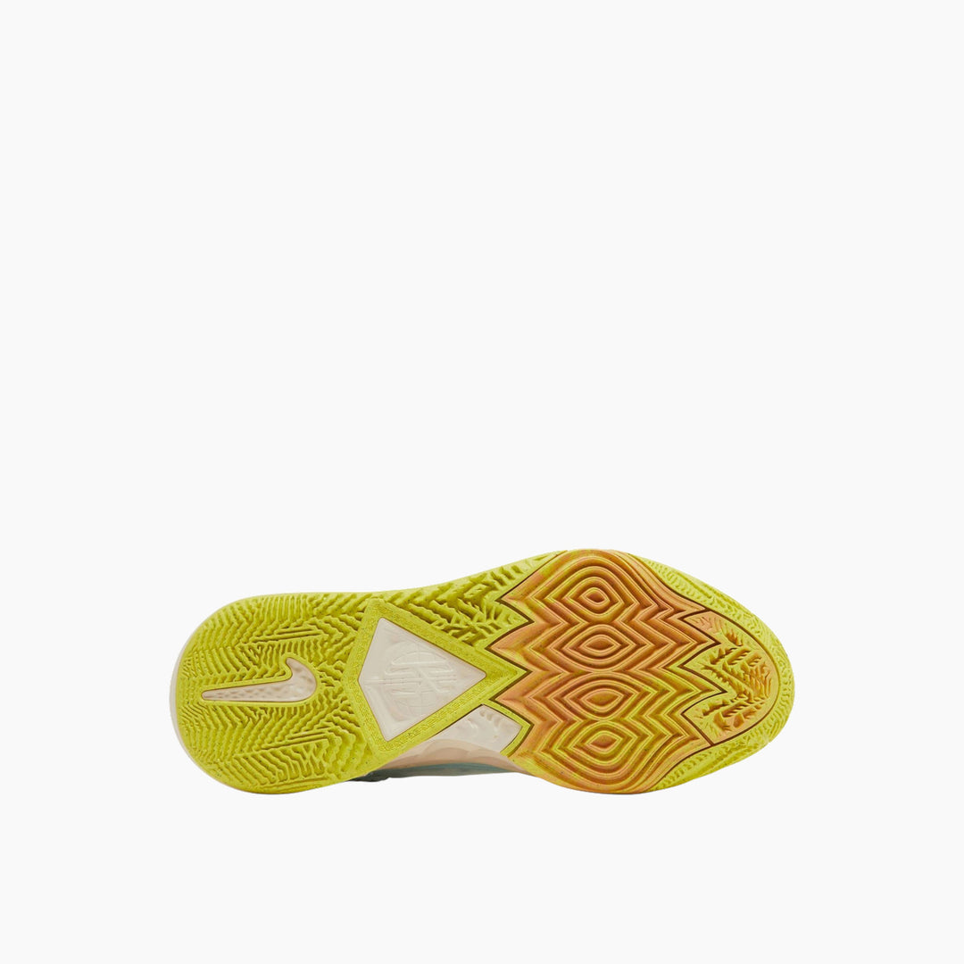 Nike Kyrie 8 &