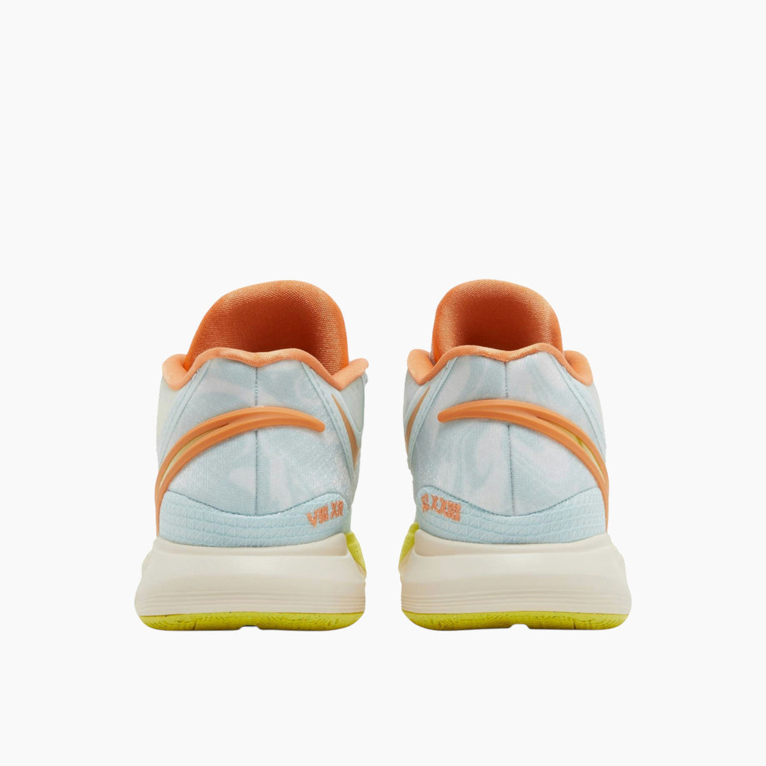 Nike Kyrie 8 &