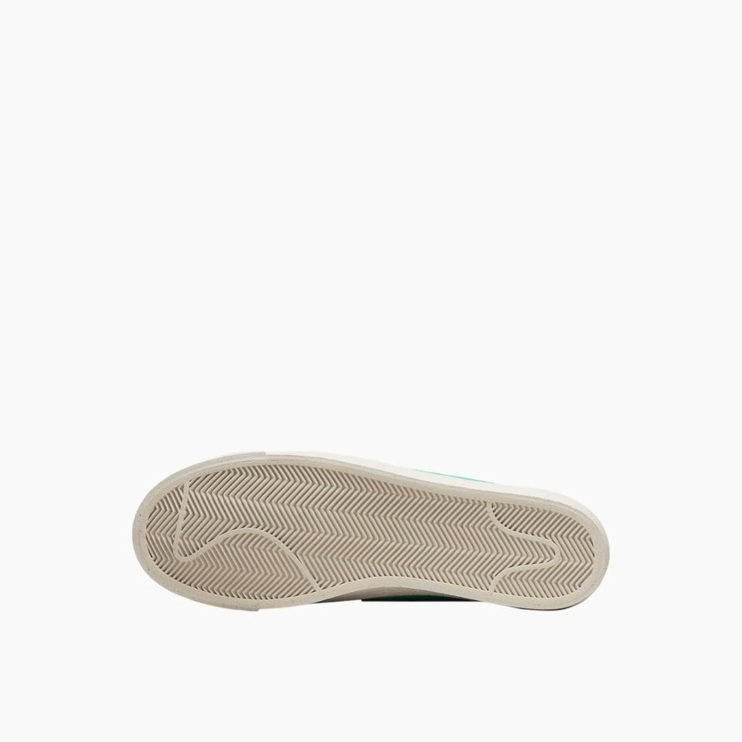 Nike Blazer Low &