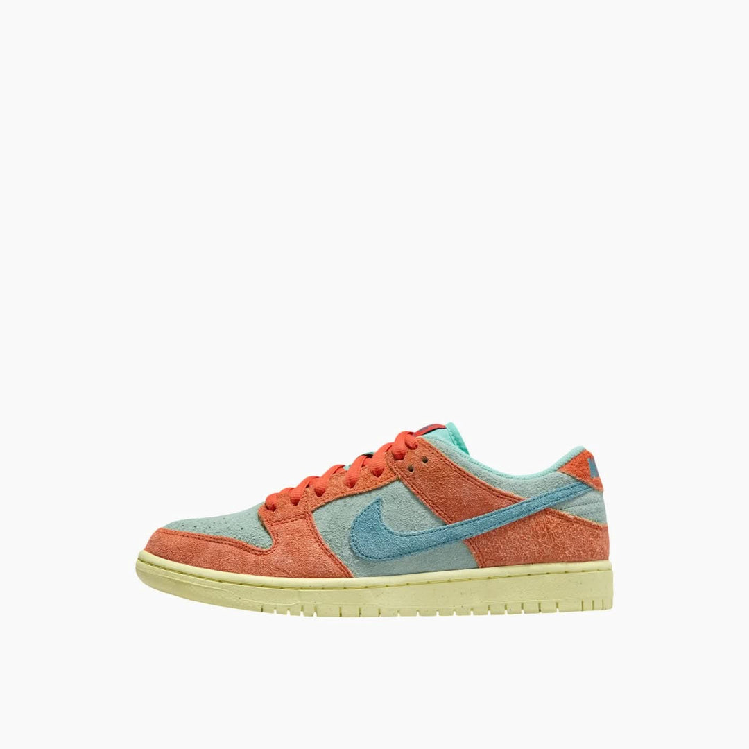 SB Dunk Low &