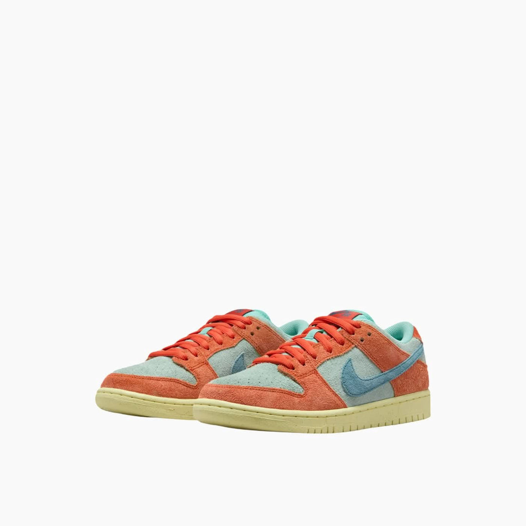 SB Dunk Low &