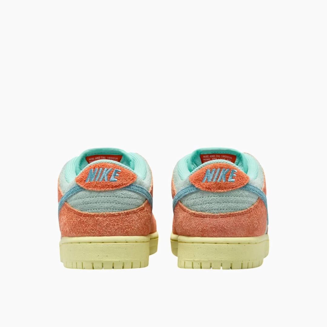 SB Dunk Low &