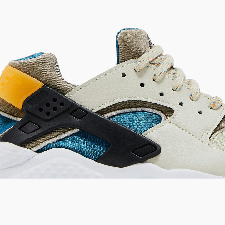 Nike Air Huarache Run GS &