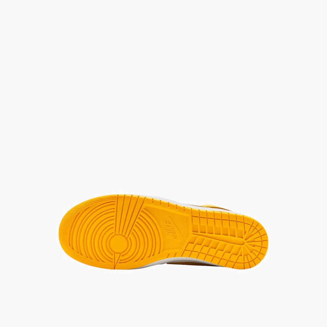 Nike Air Jordan Air Ship Sneakers