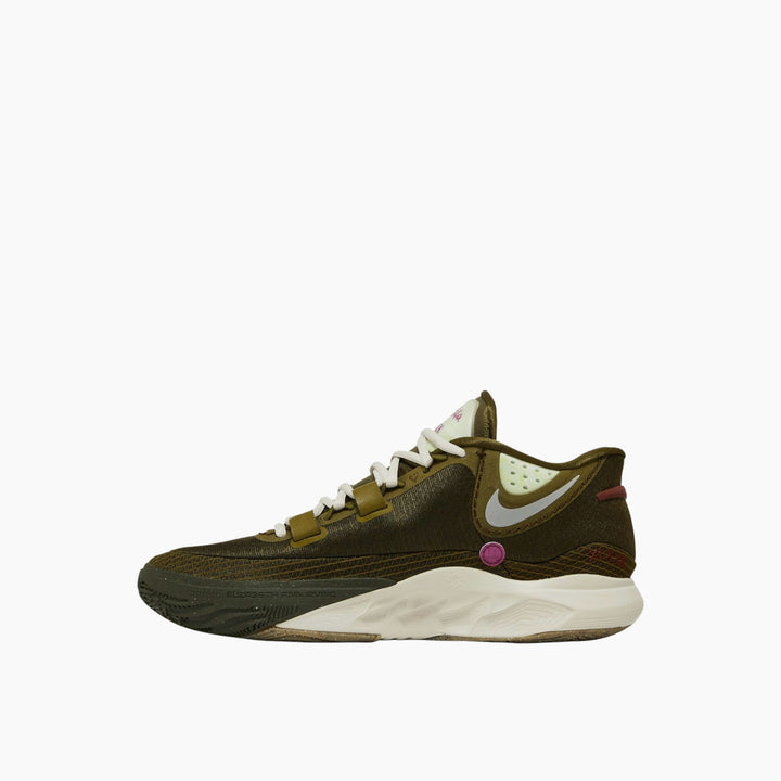 Nike Kyrie 8 &