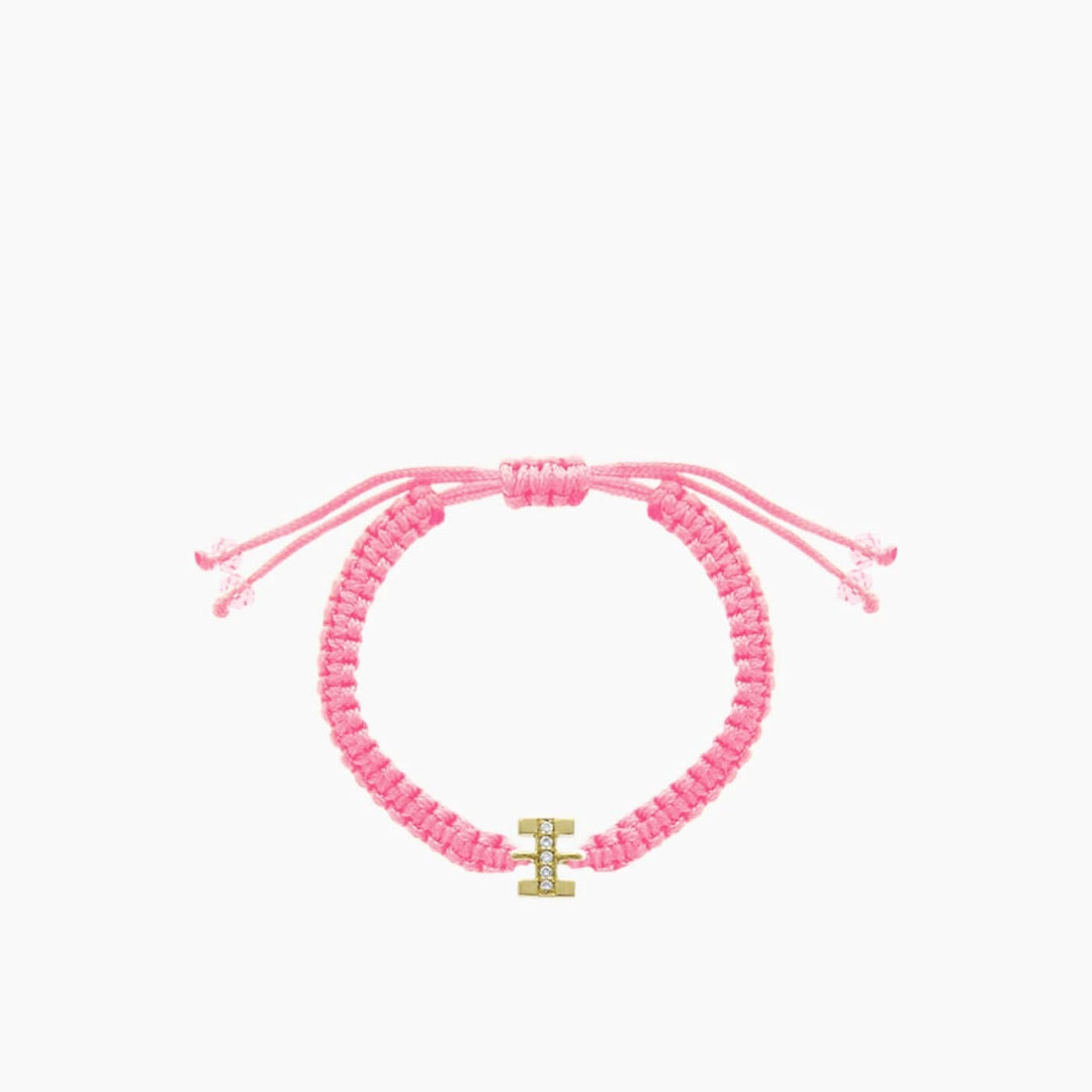 سوار من الألماس مع الحرف الأول من الاسم