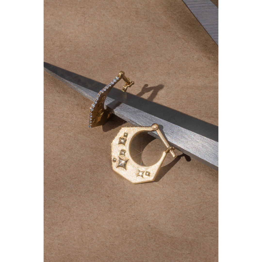 Meraki Yellow Gold Earrings with White Diamonds