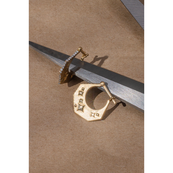 Meraki Yellow Gold Earrings with White Diamonds