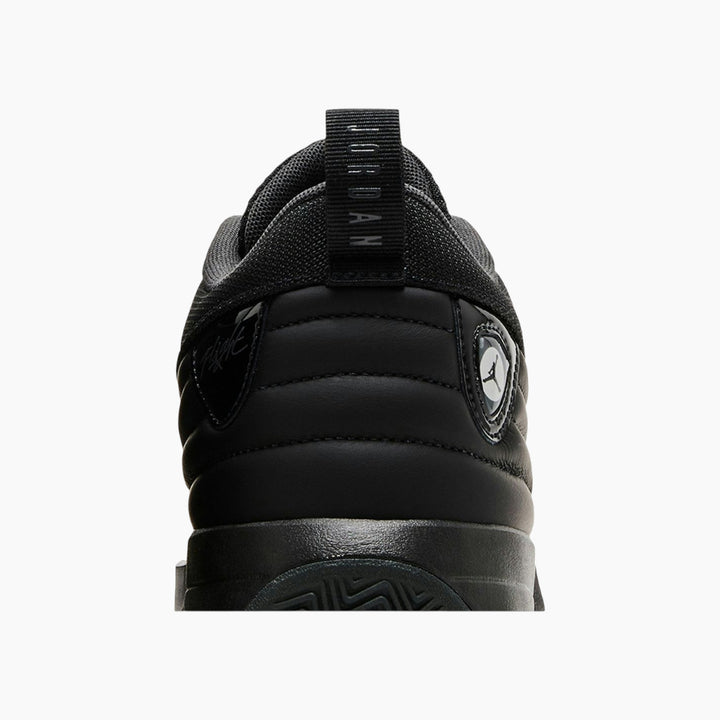 Nike jordan max aura 6