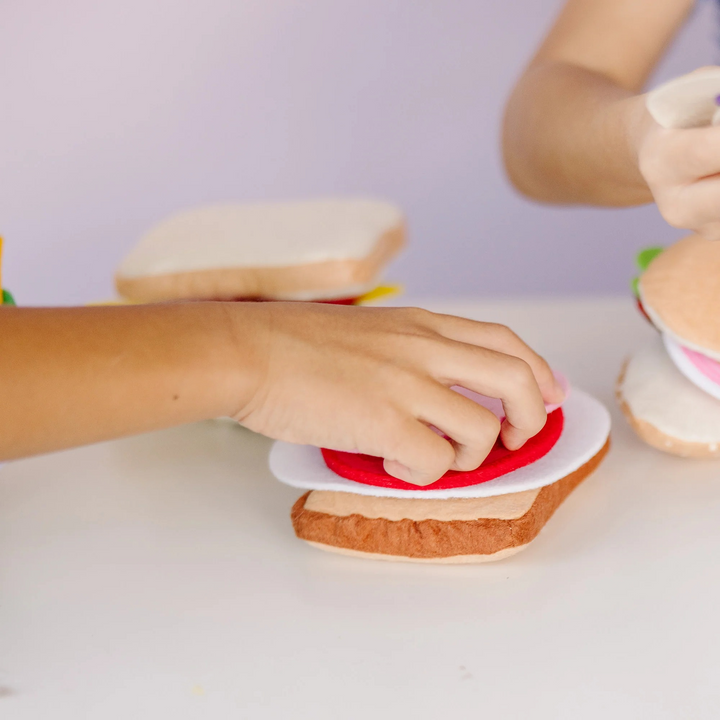 Melissa &amp; Doug Felt Play Food Set - HUNA