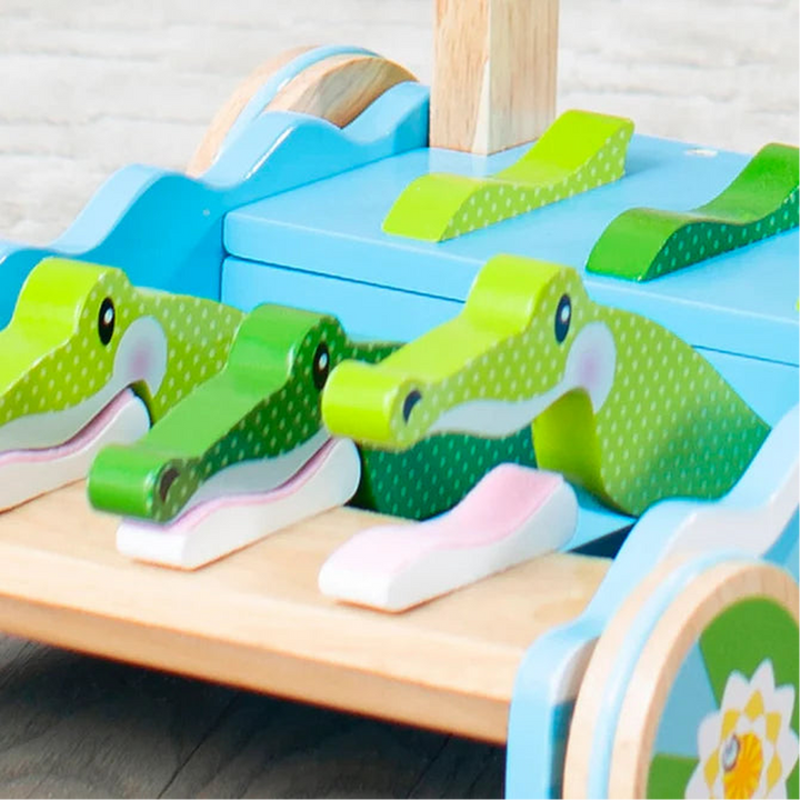 Melissa &amp; Doug First Play - Chomp and Clack Alligator Push Toy