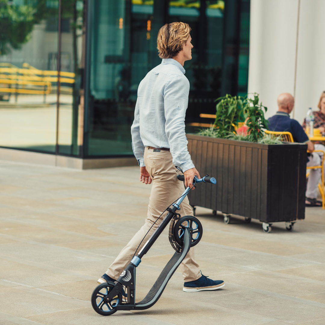 Globber One NL 205 Scooter