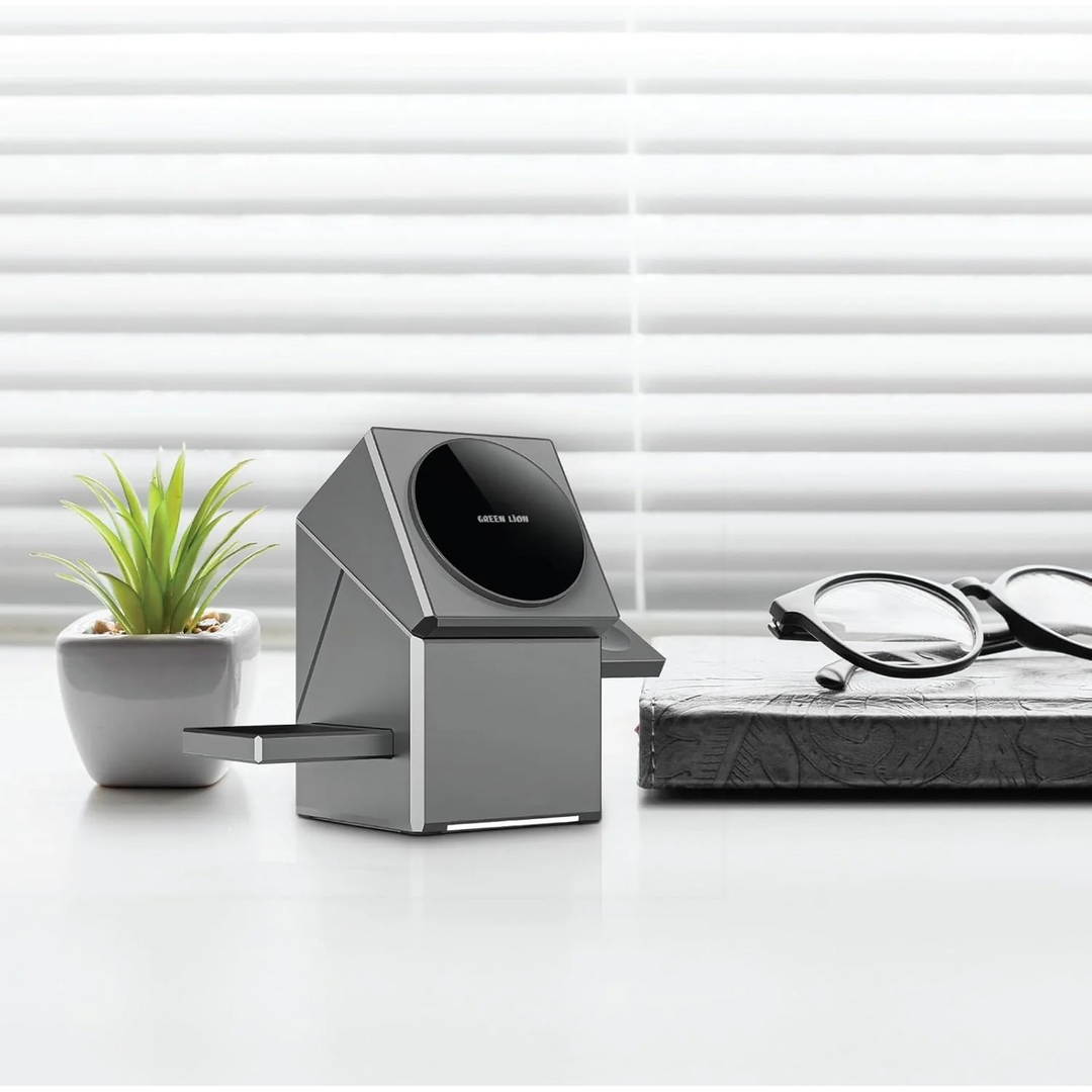 Green Lion 3-in-1 Magnetic Wireless Charger in Gray