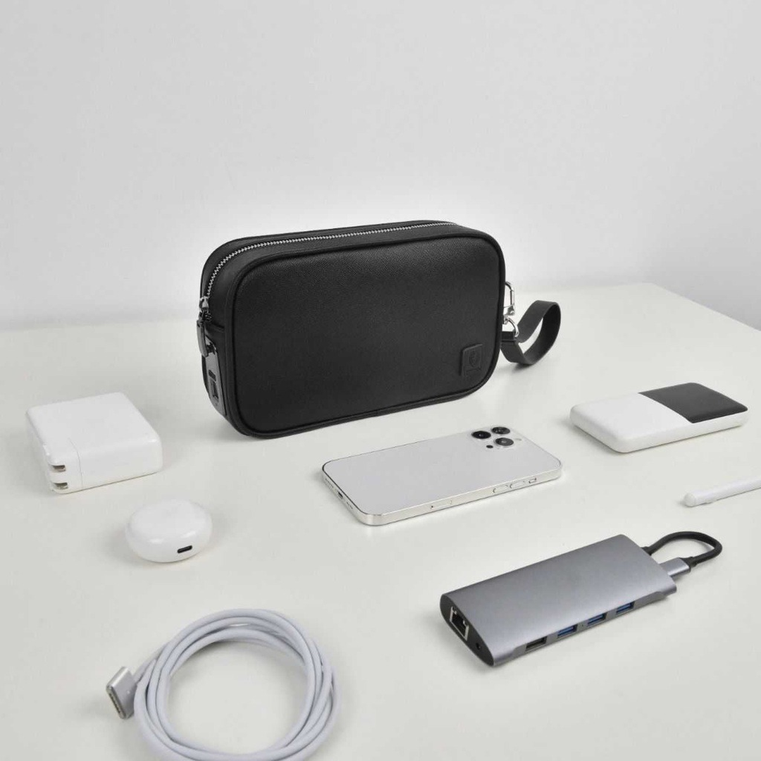 Green Lion Elegant Pouch