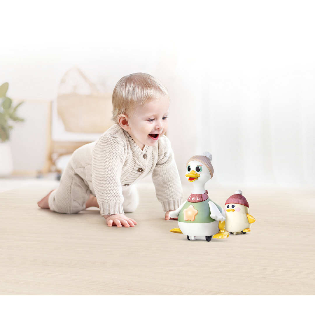 Hola Waddling Duck Family Baby Toy