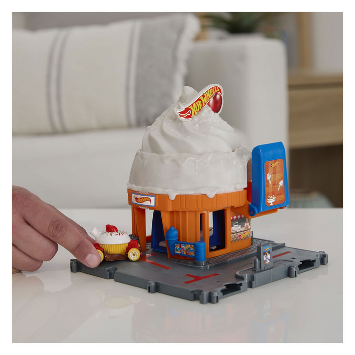 Hot Wheels City Downtown Ice Cream Swirl Track Set