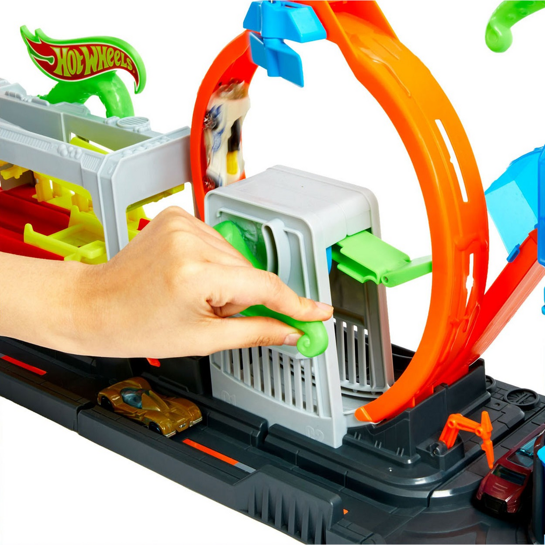 Hot Wheels Ultimate Octo Car Wash Set 1 Color Reveal Car