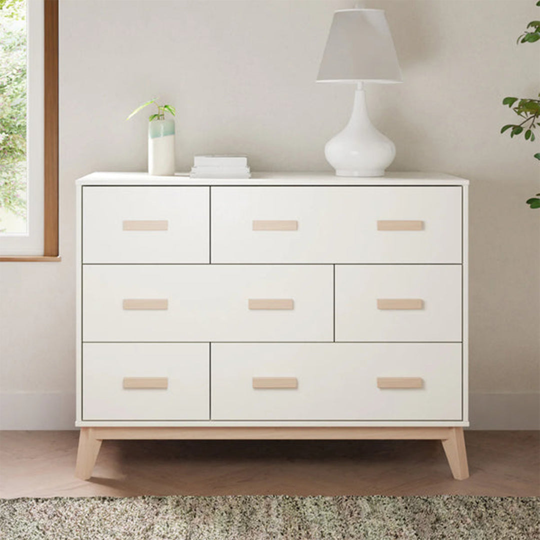 Babyletto Scoot 6-drawer dresser in White/Washed Natural