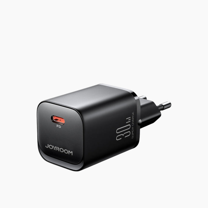 Joyroom 30W PD mini intelligent fast charger made of durable PC fireproof material