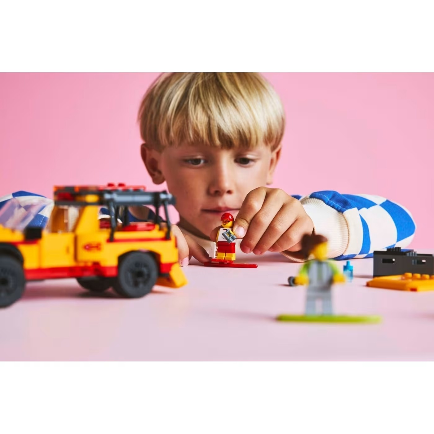 LEGO Lifeguard Beach Rescue Truck- 214pcs LEGO Lifeguard Beach Rescue Truck- 214pcs