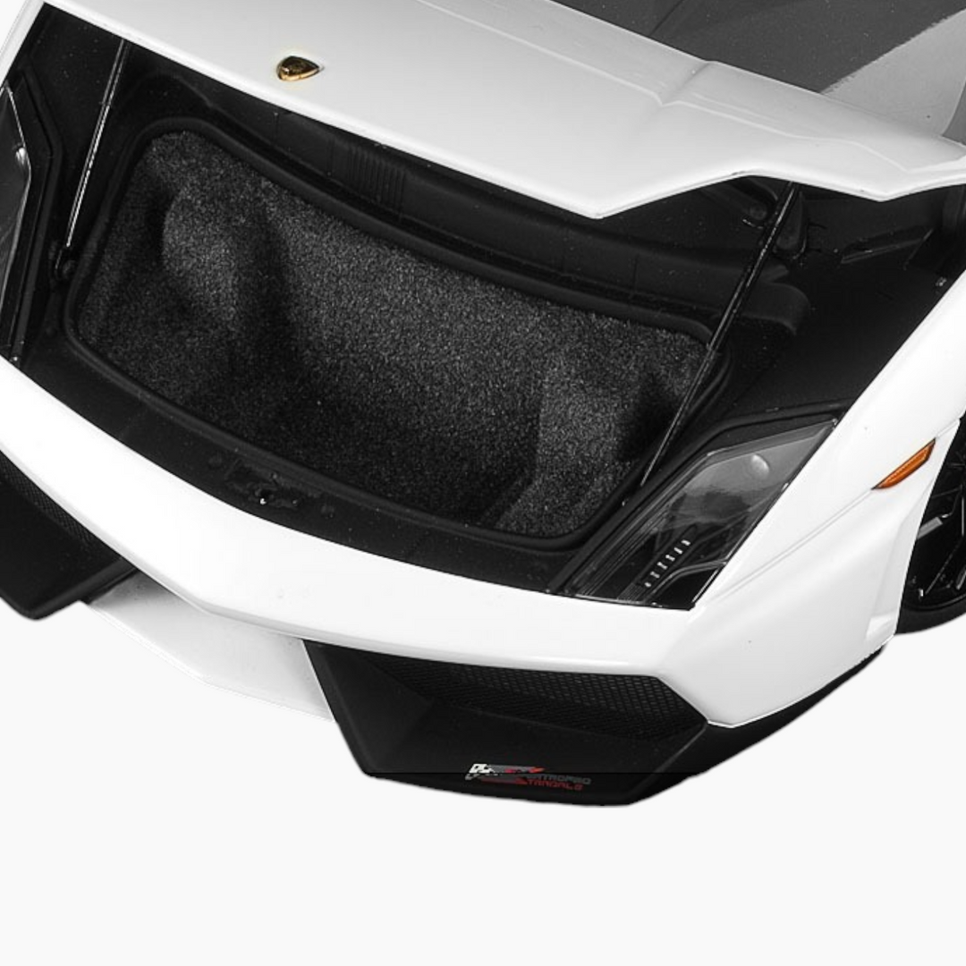 AUTOart Lamborghini Gallardo LP570-4 Super Trofeo Stradale White 1:18 Scale Model Car