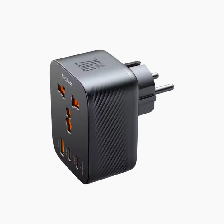 MCDODO universal travel adapter with 4 outputs and 20W charging