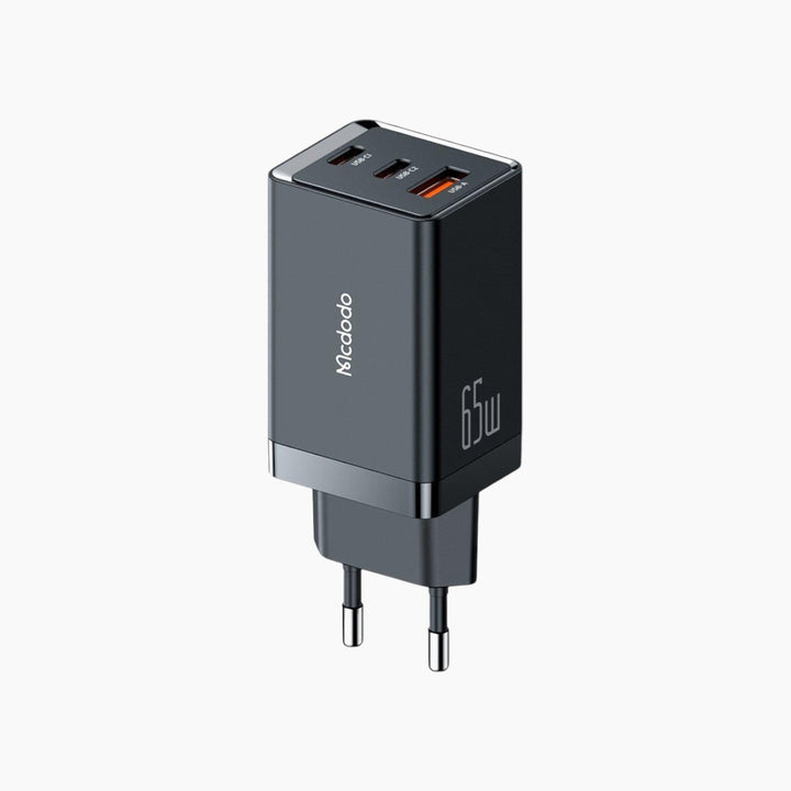 MCDODO Ch-1540 65W charging adapter with USB-A and USB-C ports