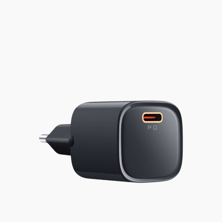 MCDODO Type-C EU fast charger adapter in black