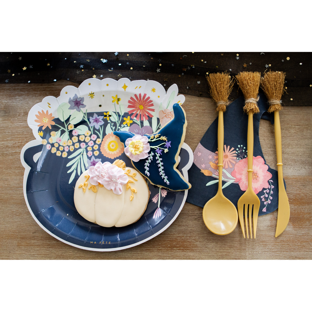 Ma Fete Halloween Cauldron Dinner Plates - Set of 8