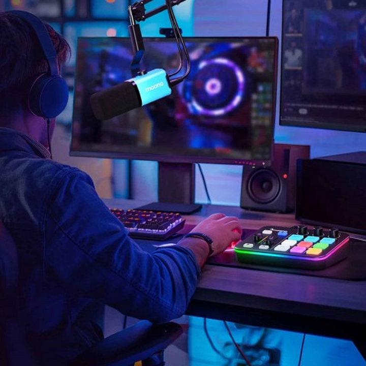 Maono PD200X USB/XLR RGB Microphone - White