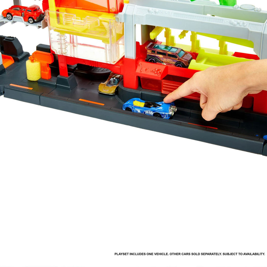 Hot Wheels Ultimate Octo Car Wash Set 1 Color Reveal Car