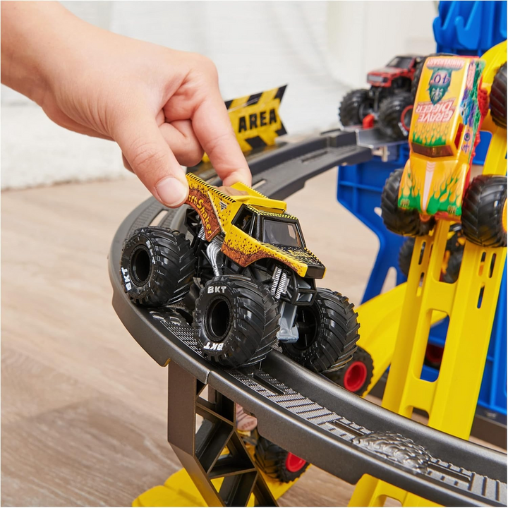Spin Master Monster Jam Monster Garage Storage And Playset - 60.96 X 13.46 X 38.1 Cm