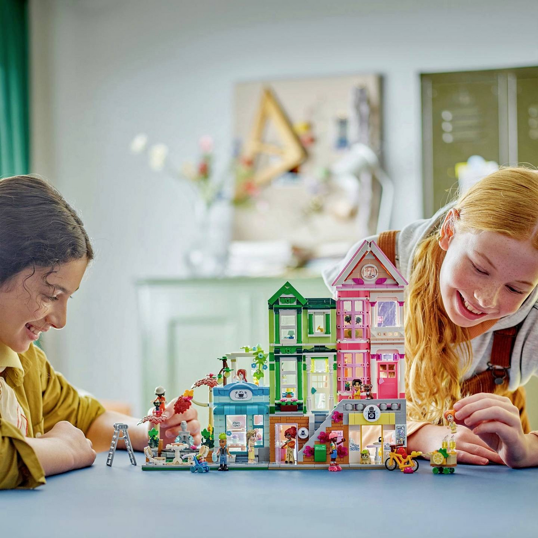LEGO Heartlake City Apartments And Stores 2040pcs