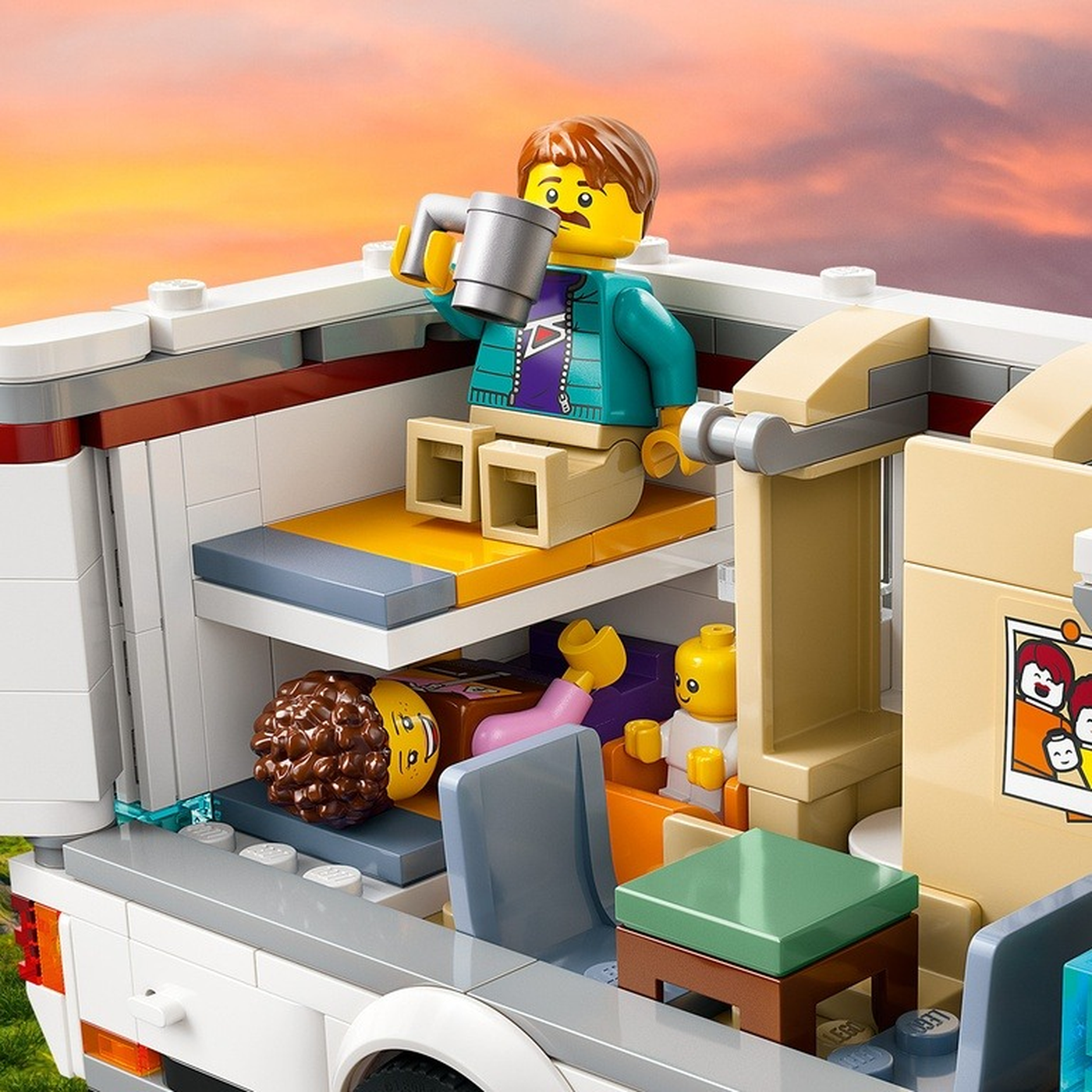 LEGO Holiday Adventure Camper Van- 385pcs LEGO Holiday Adventure Camper Van- 385pcs