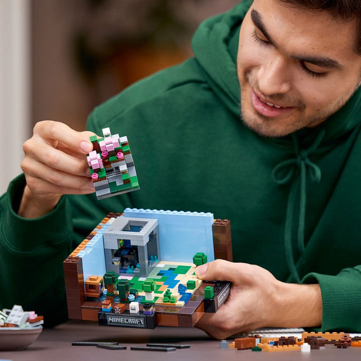 LEGO The Crafting Table- 1195pcs