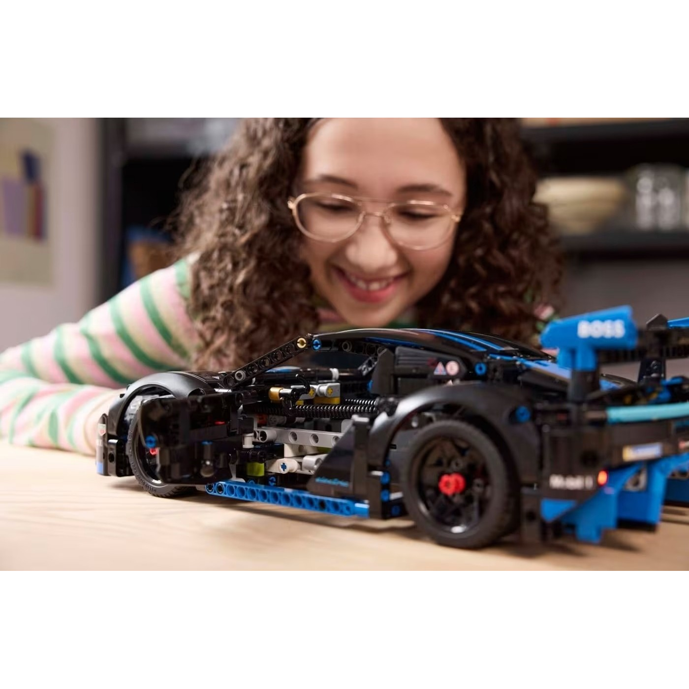 LEGO Technic Porsche GT4 e-Performance 836pcs LEGO Technic Porsche GT4 e-Performance 836pcs