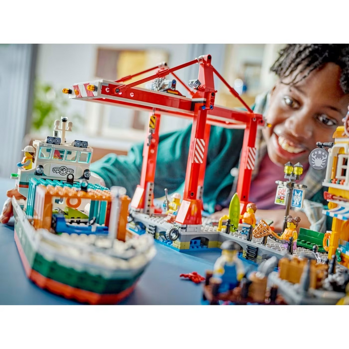 Nb Seaside Harbor With Cargo Ship- 1226 Pcs