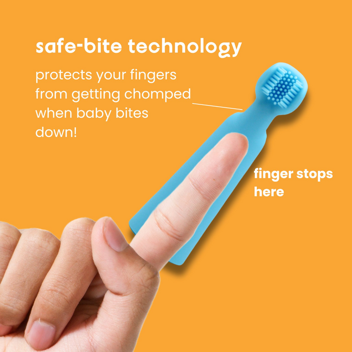 Oogiebear Finger Brush &amp; Tongue Scraper - 2 Pcs