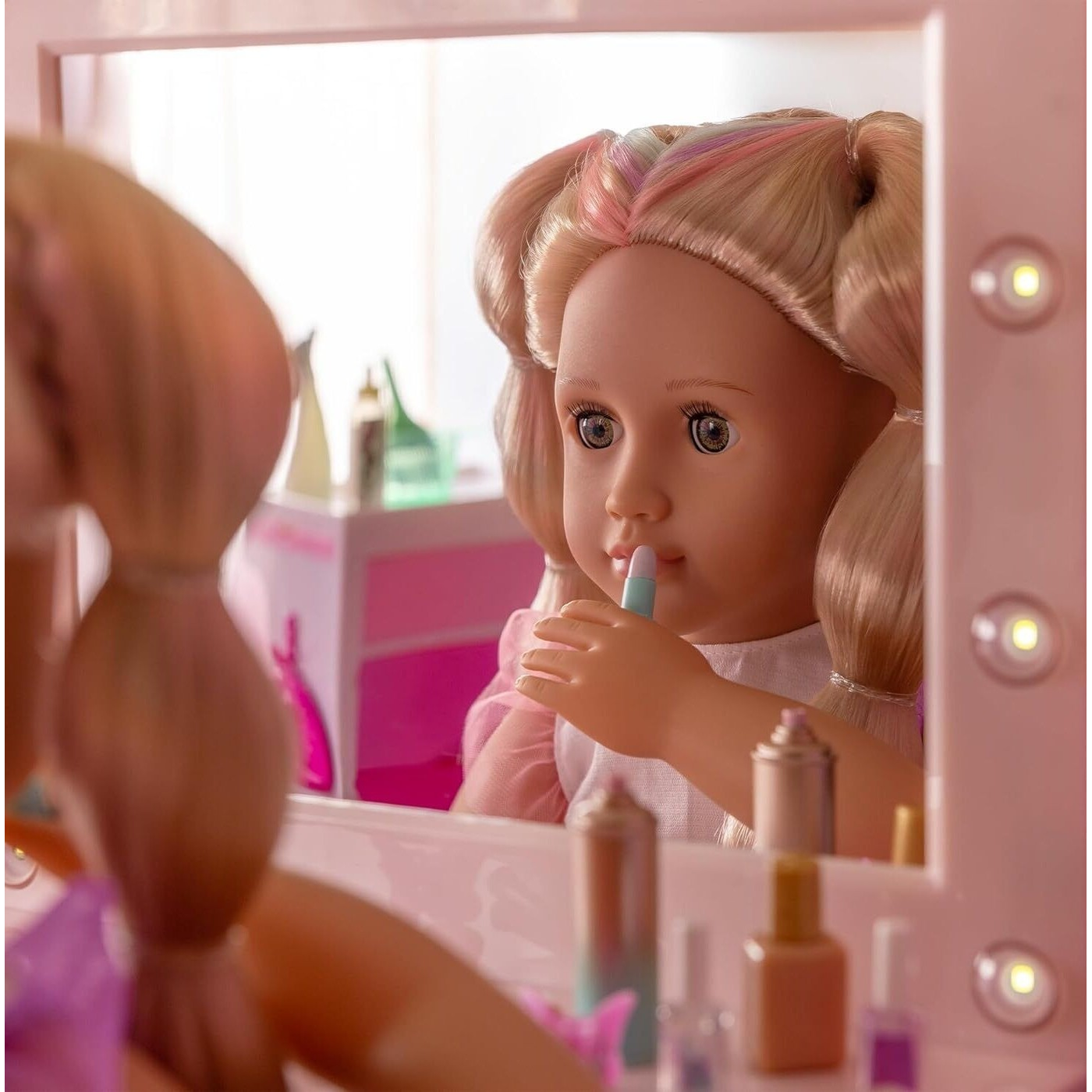 Our Generation Glam & Glow 46Cm Doll Vanity Table Our Generation Glam & Glow 46Cm Doll Vanity Table