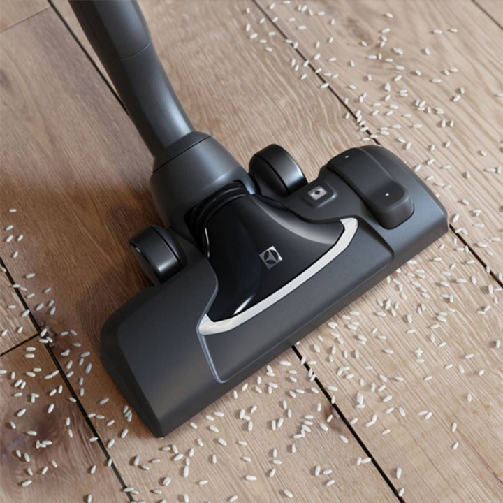 Electrolux Bagged Vacuum Cleaner 650W
